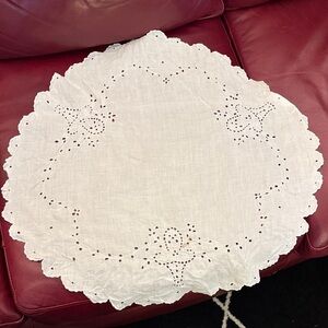Elegant White Lace Tablecloth